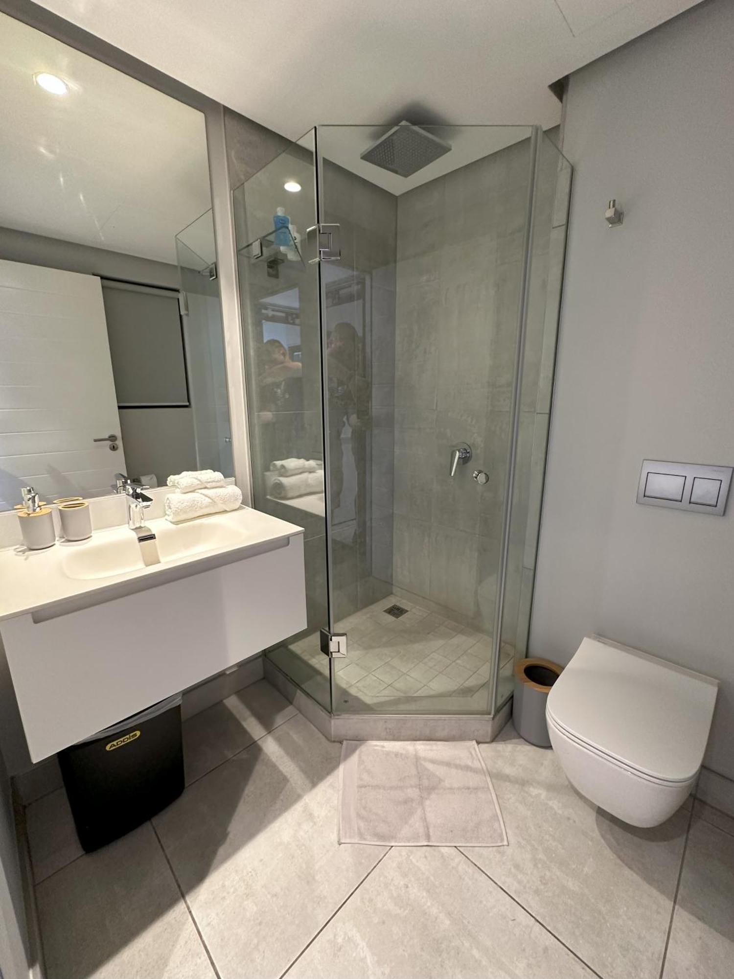 1518 In Cape Town, Wi-fi, Pool, Free Parking Appartement Kaapstad